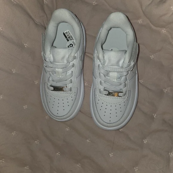 Classic White Kids' Sneakers - Picture 2 of 4